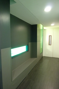 Protection murale : circulation, protection mi-hauteur avec pliage thermoformé pour le banc ANDAMIA protection murale banc