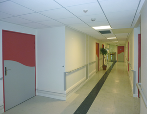 Protection murale : hopital, protection pare-chocs en position basse ANDAMIA protection murale couloir pare chocs