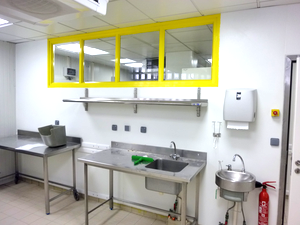 Protection murale : cuisine, recouvrement carrelage toute hauteur avec joints soudés ANDAMIA protection murale cuisine panneaux pvc 4