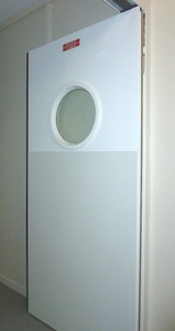 Protection murale : protection porte droite d'une porte coupe-feu ANDAMIA protection murale porte coupe feu